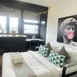 Riveria Premium Kuala Lumpur, Roam