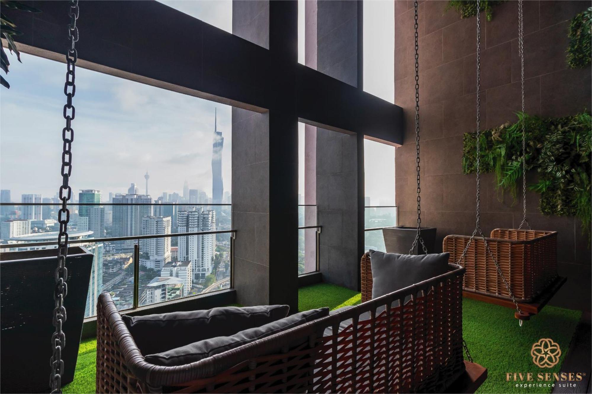 Riveria Premium Kuala Lumpur, Roam *